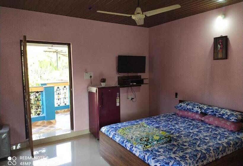 اتاق لوکس با بالکن, Noel Guest House