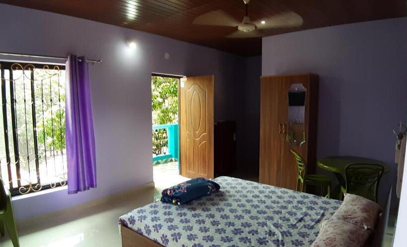 اتاق لوکس با بالکن, Noel Guest House