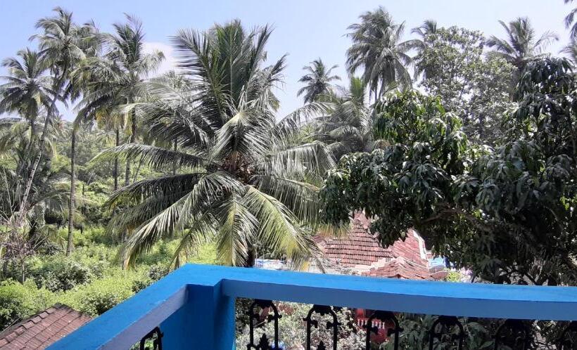 اتاق لوکس با بالکن, Noel Guest House