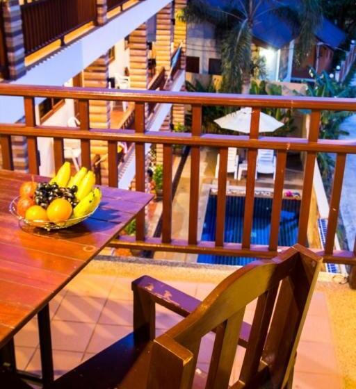 Quarto Superior, Hathai House