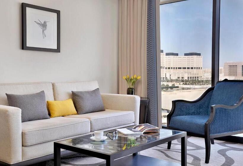 带大床的套房, Voco   Riyadh, An Ihg Hotel   فندق فوكو الرياض, احدى فنادق مجموعة إنتركونتيننتال