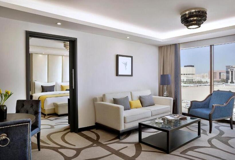 带大床的套房, Voco   Riyadh, An Ihg Hotel   فندق فوكو الرياض, احدى فنادق مجموعة إنتركونتيننتال