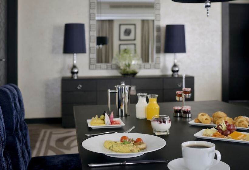 高级客房, Voco   Riyadh, An Ihg Hotel   فندق فوكو الرياض, احدى فنادق مجموعة إنتركونتيننتال