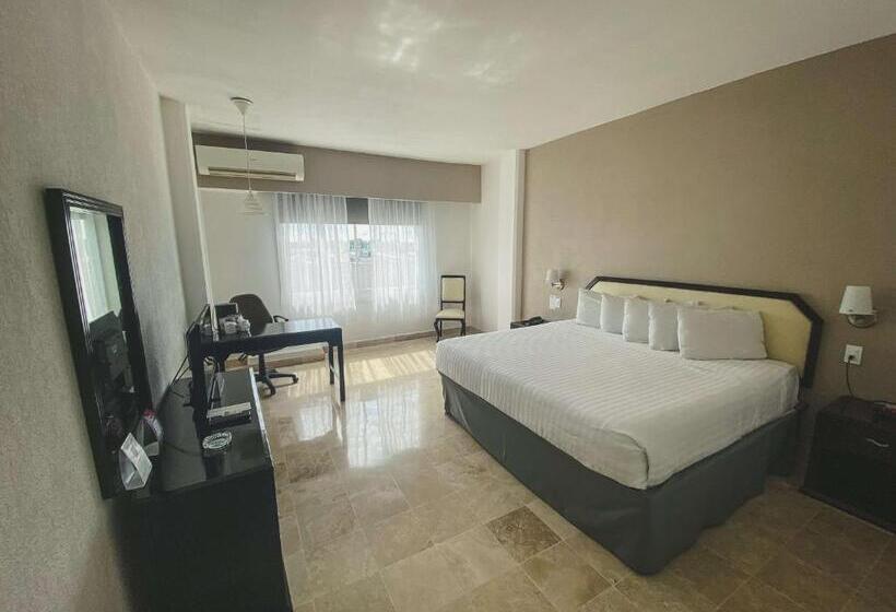キングサイズベッドのスタンダードルーム, Best Western Plus Tuxtepec