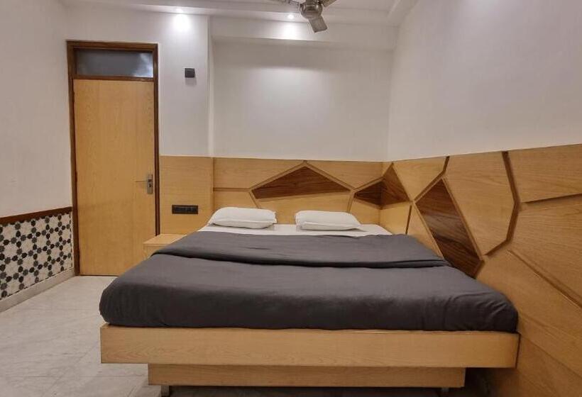 اتاق لوکس سه تخته, Cottage Yes Please   New Delhi