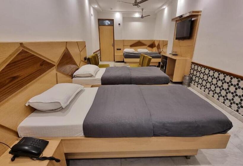 اتاق خانوادگی, Cottage Yes Please   New Delhi