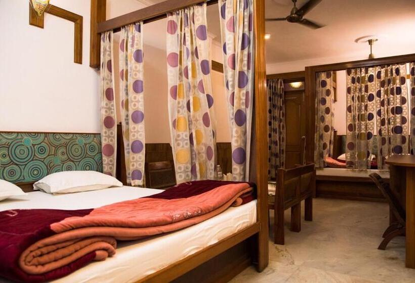 اتاق خانوادگی, Cottage Yes Please   New Delhi