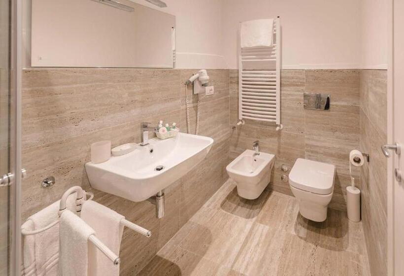 Habitación Triple Estándar Vista Mar, Miramare