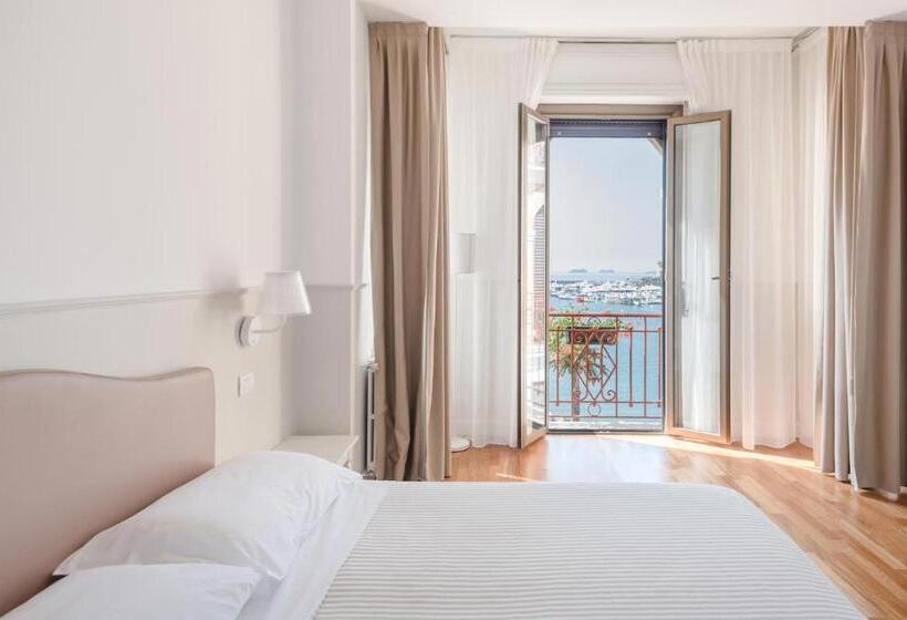 Triple Room Sea View, Miramare
