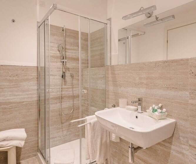 Triple Room Sea View, Miramare