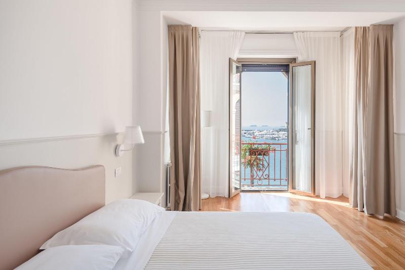 Habitación Triple Estándar Vista Mar, Miramare