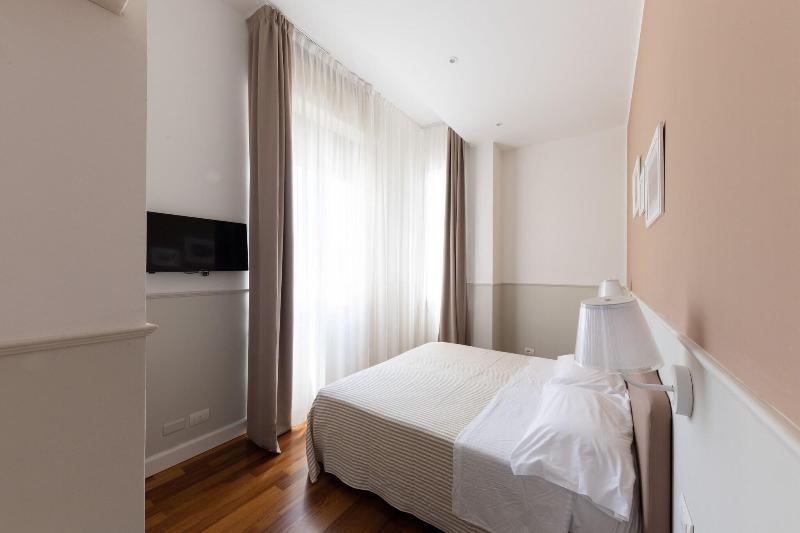 Habitación Cuádruple Estándar Vista Mar Lateral, Miramare