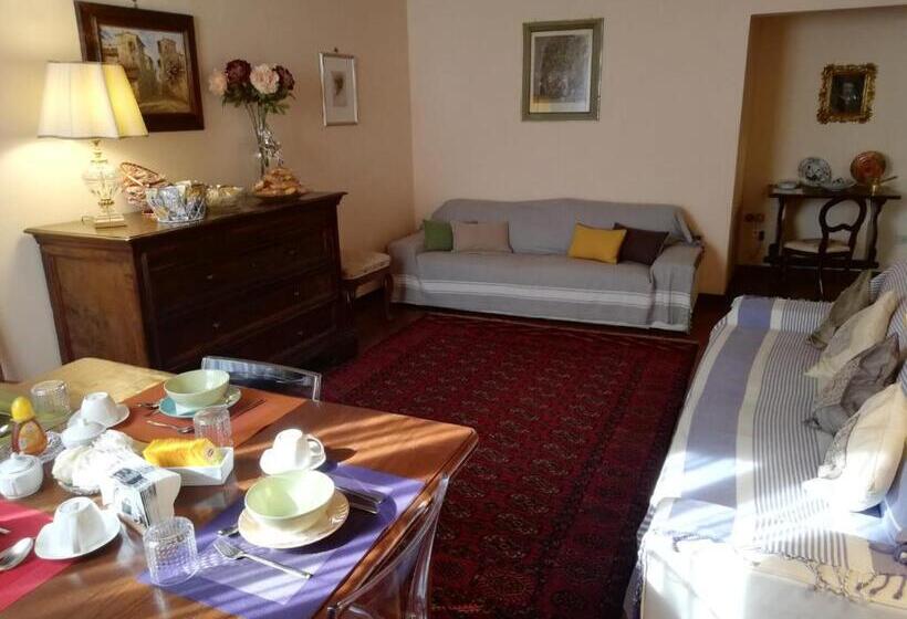 اتاق استاندارد سه نفره, La Rosa Townhouse