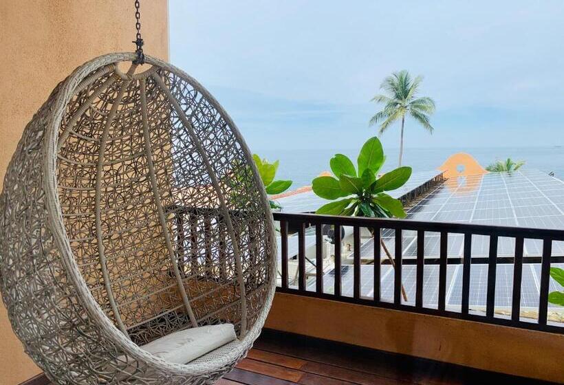 Номер Superior Кровать Кинг, Thaproban Pavilion Resort & Spa