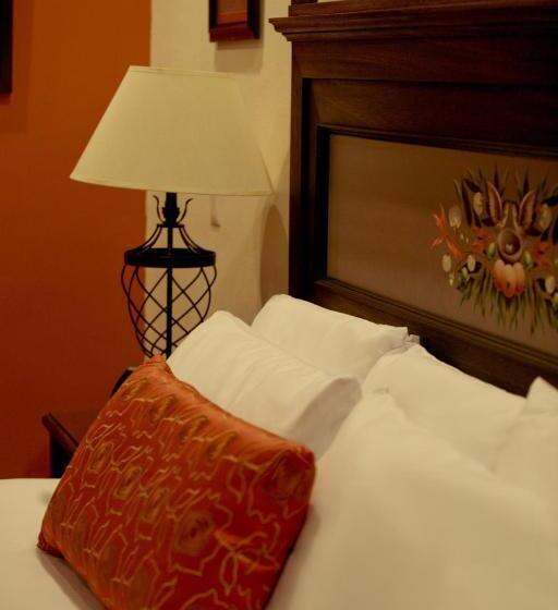 Полулюкс, Grand Hotel Tepatitlán