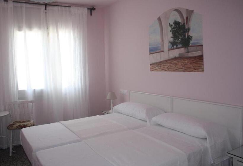 חדר משפחתי, Hostal Isabel Ii