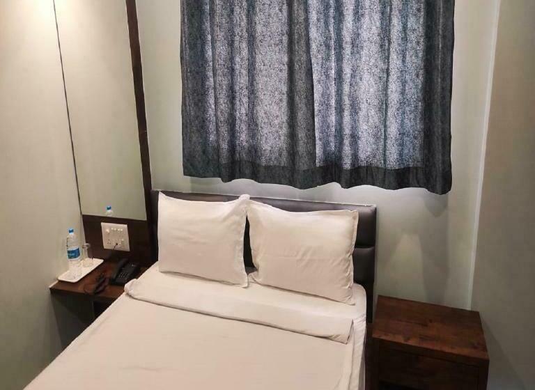 Номер Стандарт, Shankar Residency, Akkalkot