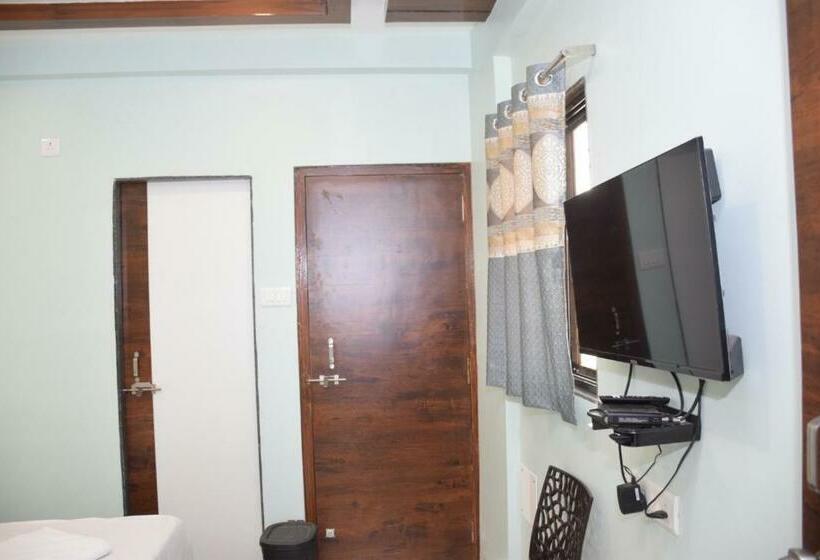 Номер Стандарт, Shankar Residency, Akkalkot