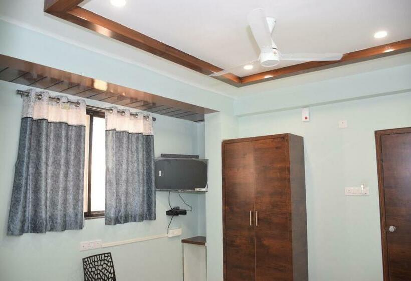 Номер Стандарт, Shankar Residency, Akkalkot