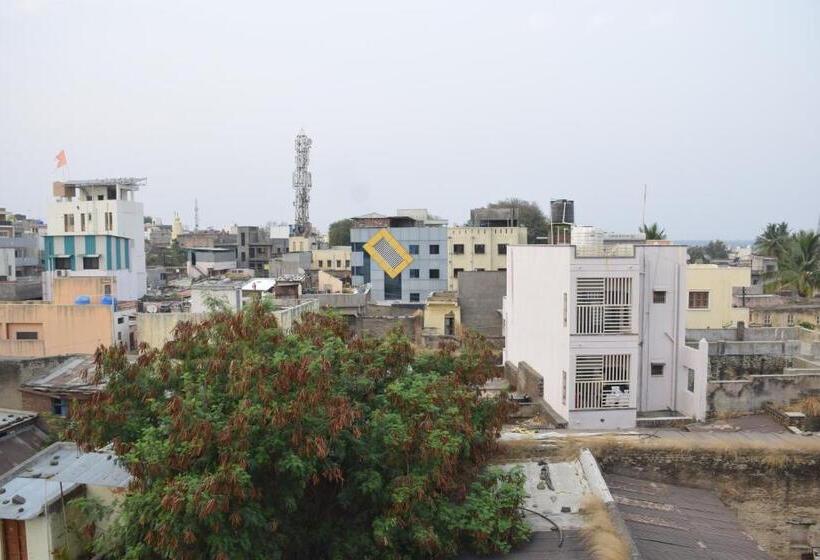 Номер Deluxe, Shankar Residency, Akkalkot