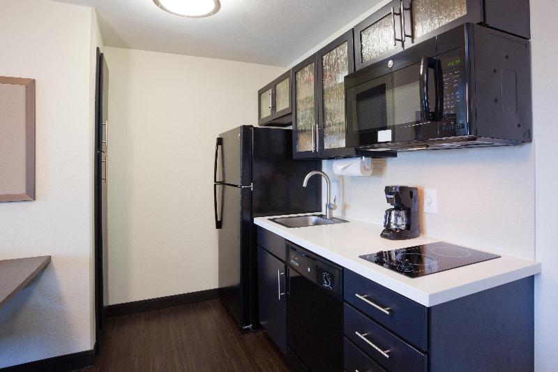 스위트, Candlewood Suites Dickinson, An Ihg
