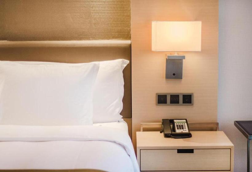 مجموعه ویستا شهر, Holiday Inn Chongqing University Town, An Ihg