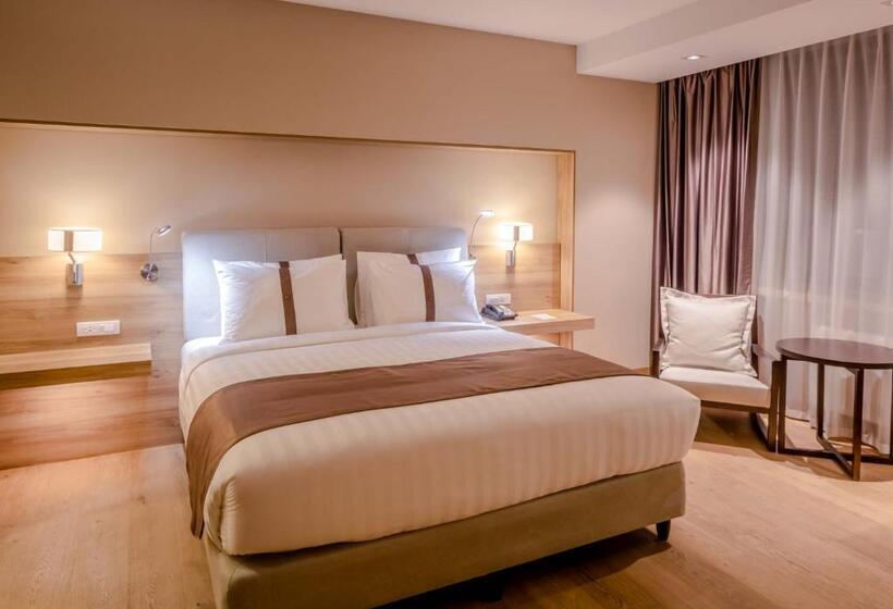 اتاق اجرایی با تخت بزرگ, Holiday Inn Ulaanbaatar, An Ihg