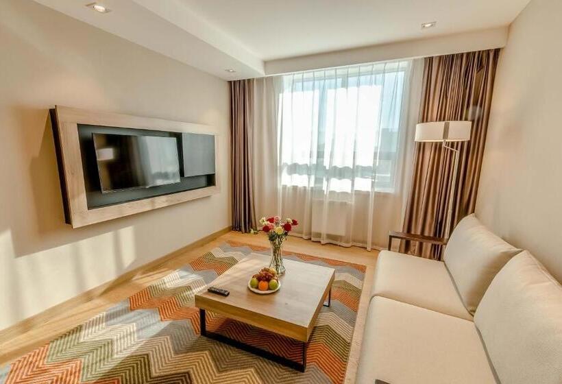 سوئیت با تخت بزرگ, Holiday Inn Ulaanbaatar, An Ihg