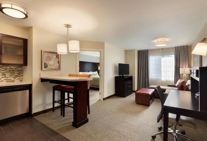 带大床的套房, Staybridge Suites Midland By Ihg