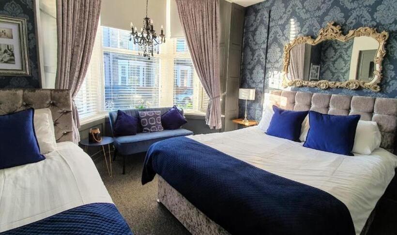 Номер Стандарт Трехместный, The Clifton