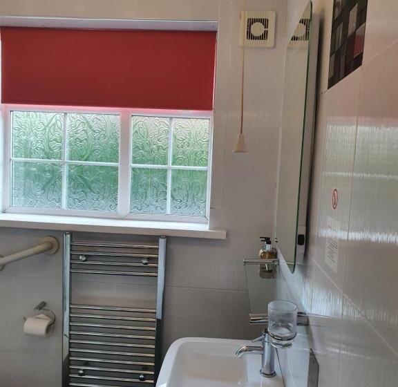 اتاق استاندارد, Penryn Guest House, Ensuite Rooms, Free Parking And Free Wifi