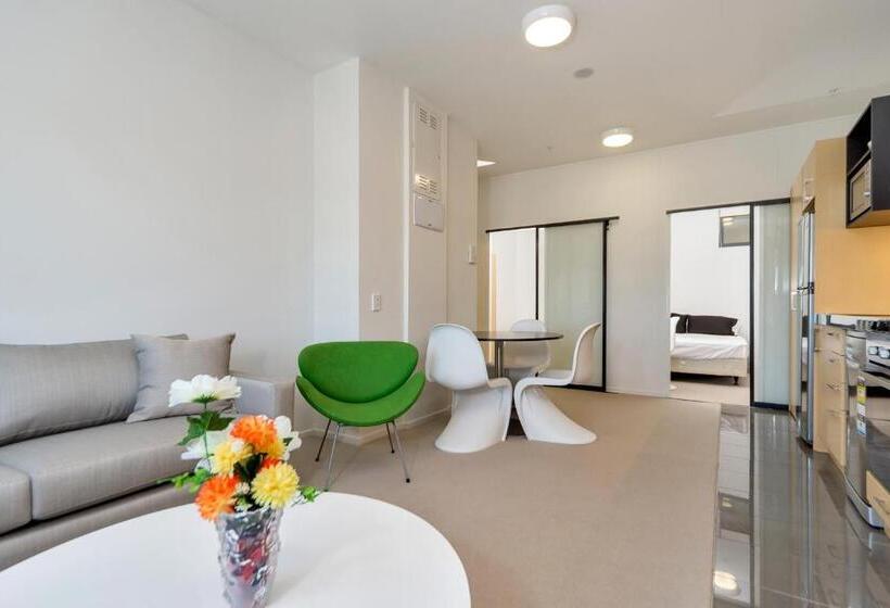 Апартаменты 4 Спальни, Mcentral Apartments Manukau