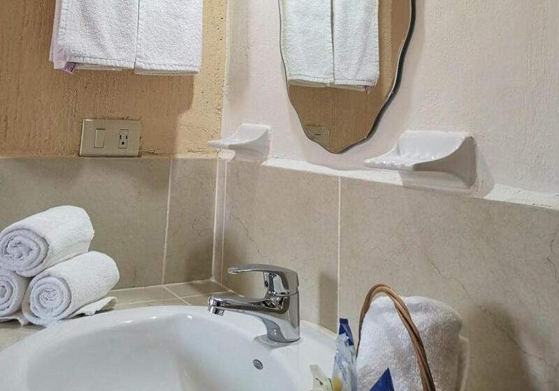 Quarto Estandar, Casa Pellegrin