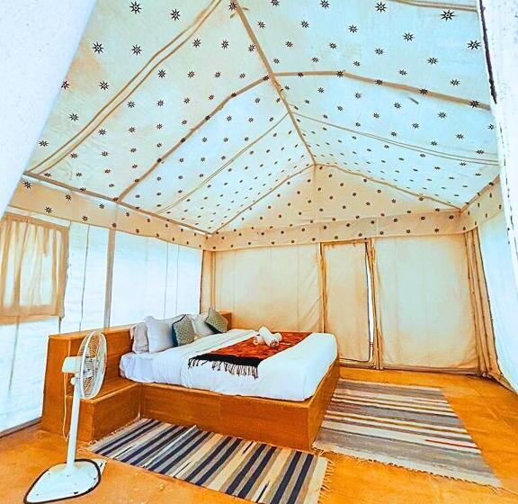 디럭스 룸, Tokyo Desert Camp