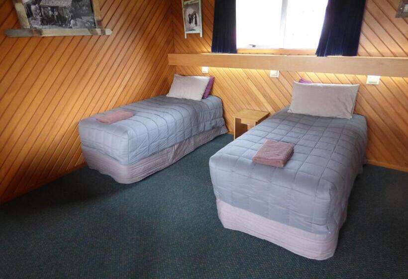 Номер Стандарт, Chateau Backpackers & Motels