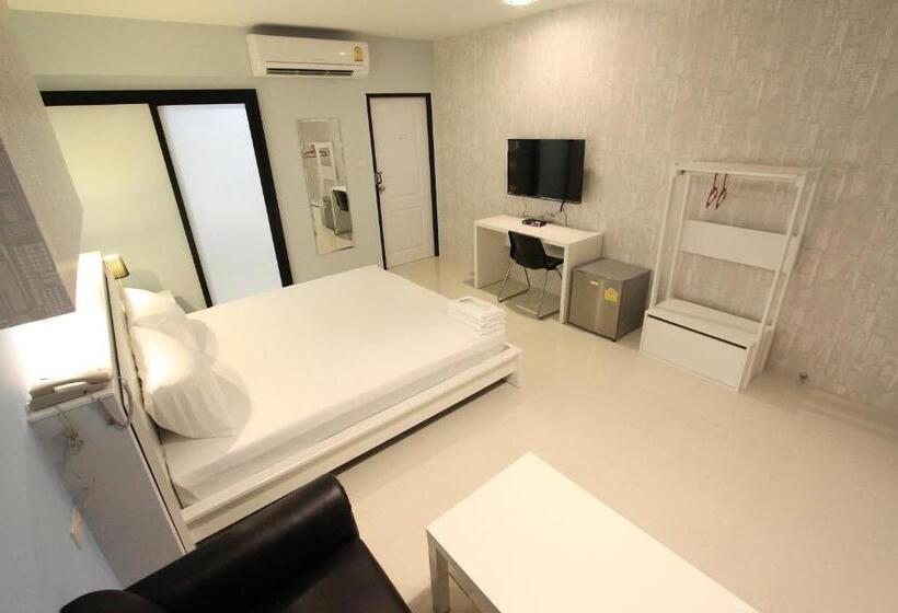Номер Стандарт с Балконом, Eazy Motel B.a.n.g.n.a