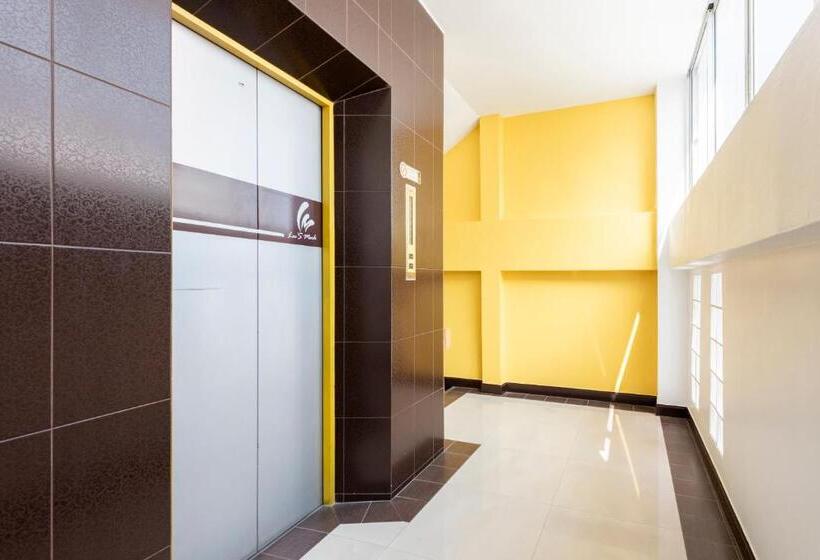デラックスルーム, Lee's Mark Residence
