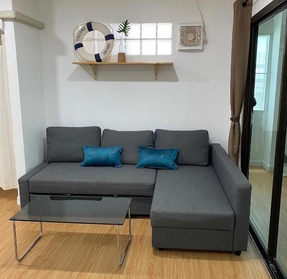 デラックススイート, Lee's Mark Residence
