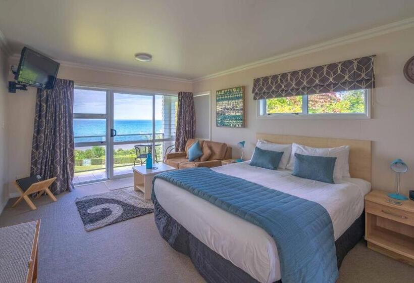 Standard Szoba King Size Bed, Bendamere House Bed & Breakfast