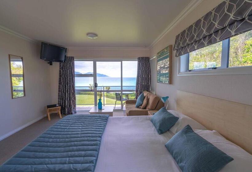 Standard Szoba King Size Bed, Bendamere House Bed & Breakfast
