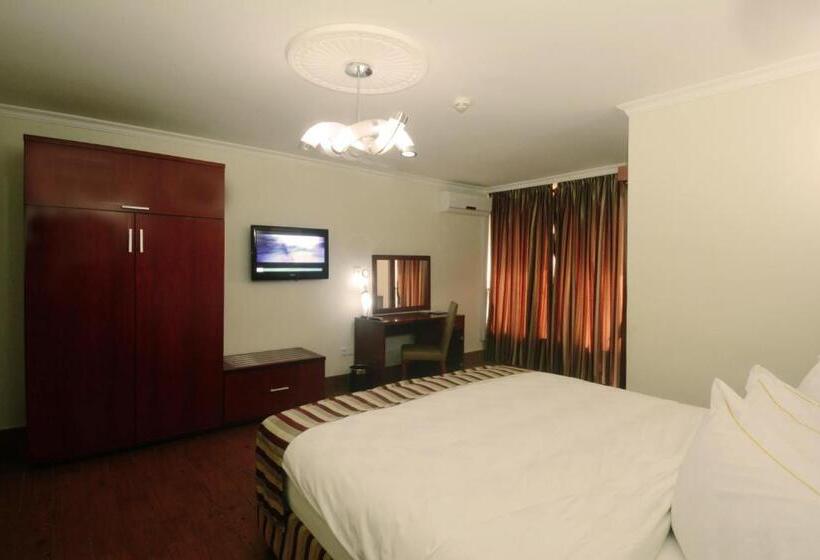 سوییت لوکس, La Falaise Yaounde
