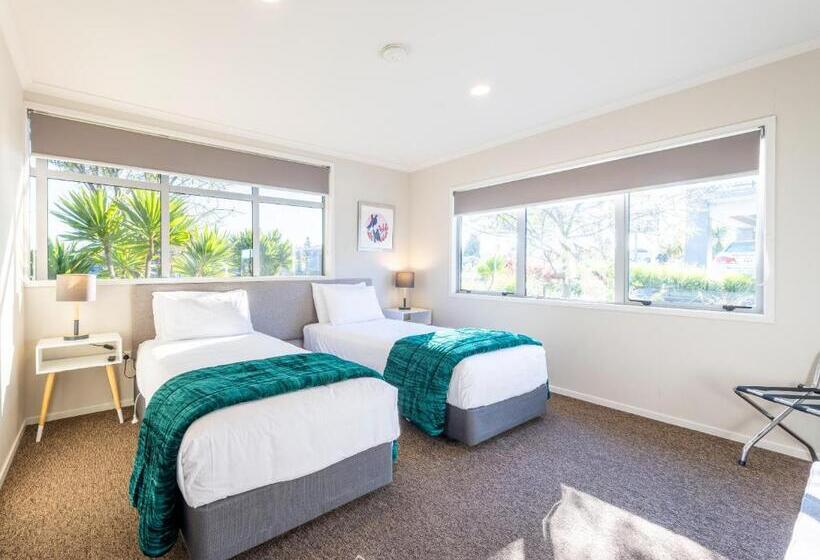 Люкс Deluxe 2 Спальни, Lake Taupo Motor Inn