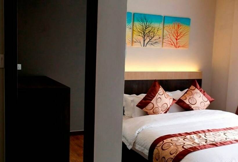 غرفة قياسية, Lot 10 Boutique