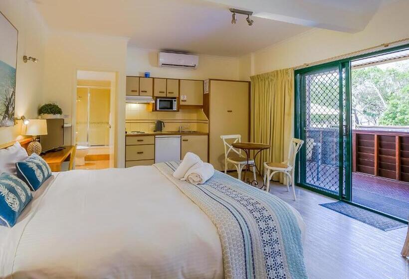 Студия Стандарт Вид на Море, Boat Harbour Studio Apartments And Villas