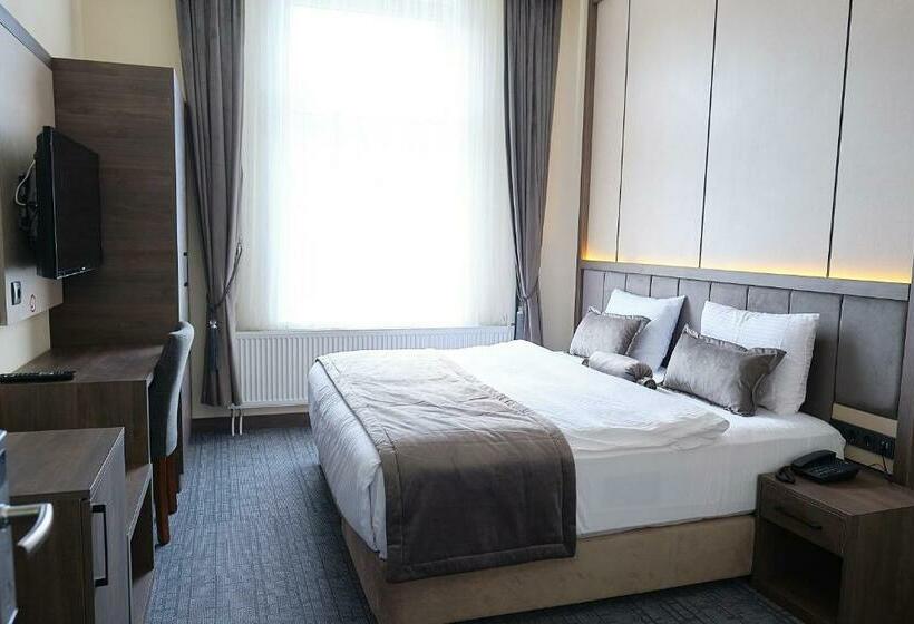 Номер Deluxe, Münden