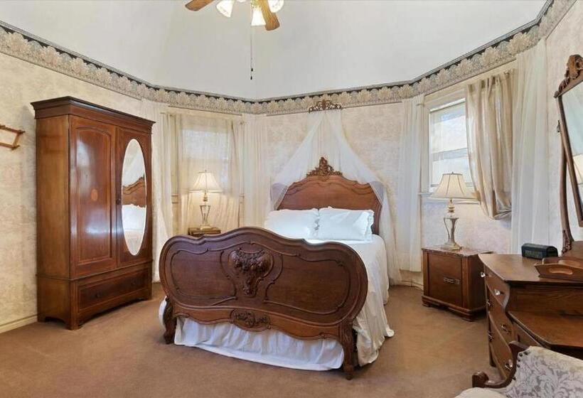 Люкс Повышенной Комфортности, Four Winds Victorian Venue & Suites