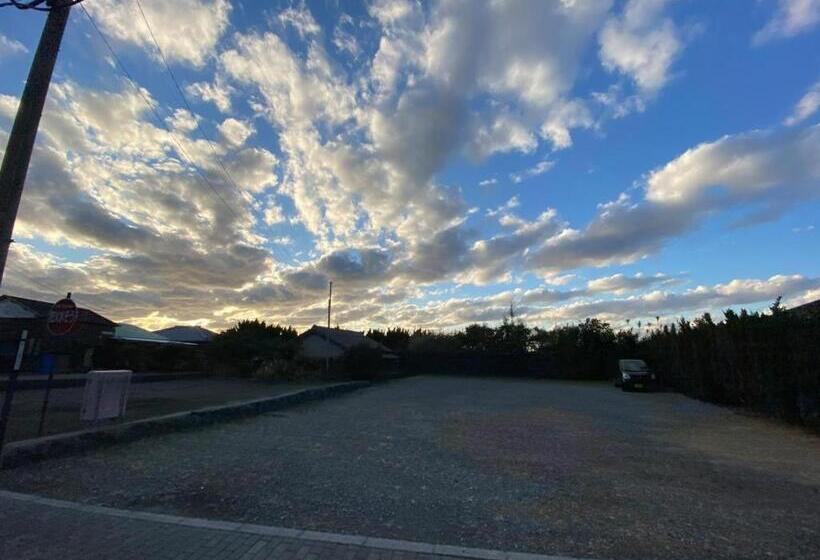 Студия Стандарт, Yuraku Izuoshima  Hostel