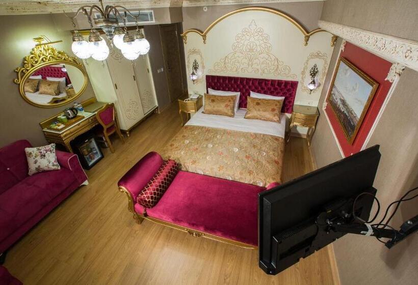 اتاق لوکس با چشم‌انداز دریا, Empire Suite
