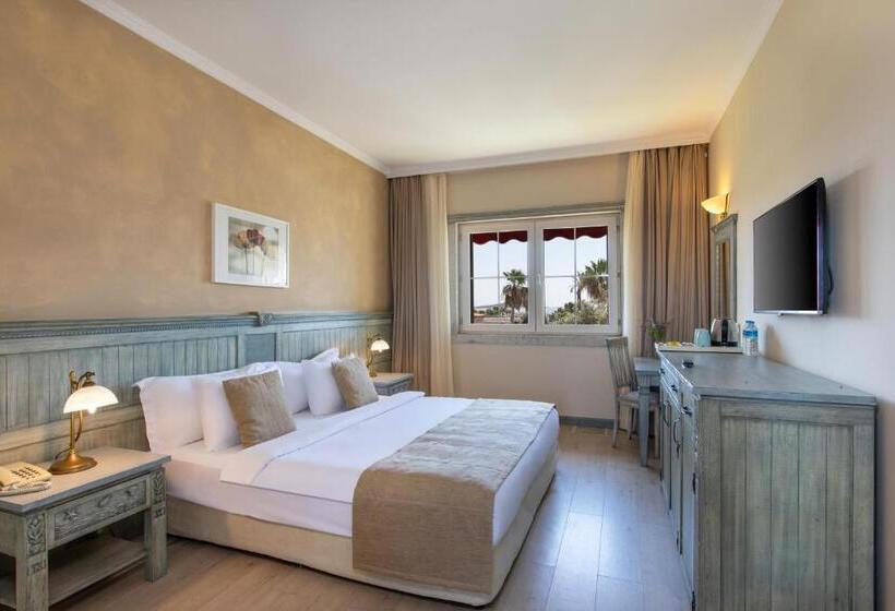 اتاق لوکس با چشم‌انداز باغ, Alaçatı Beach Resort