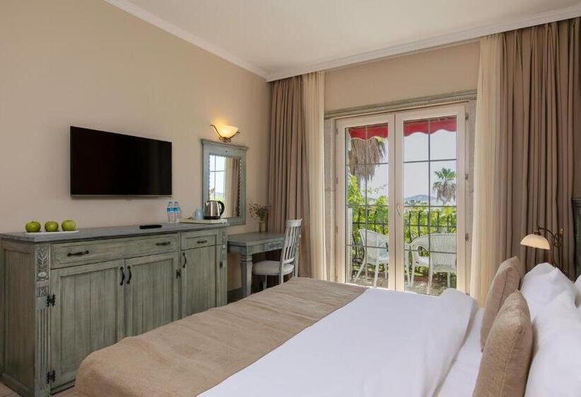 اتاق لوکس با بالکن, Alaçatı Beach Resort